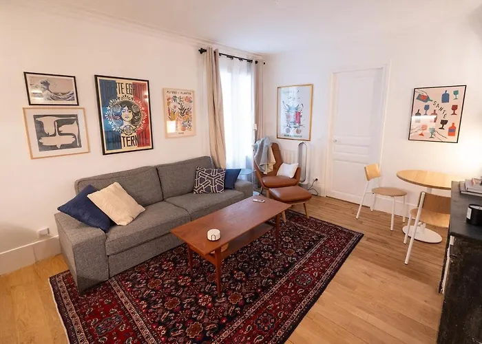 Minimalist Haussmannian 11