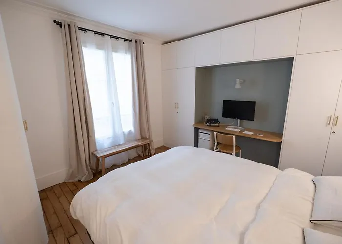 Minimalist Haussmannian 11