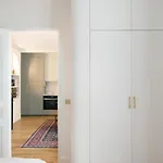 Minimalist Haussmannian 11