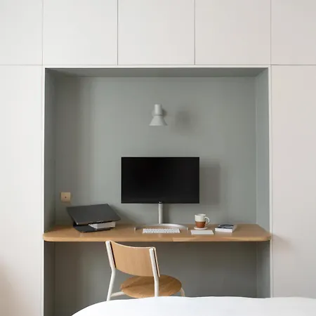 Minimalist Haussmannian 11