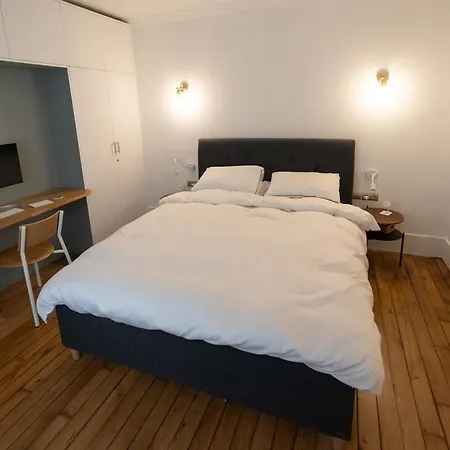 Minimalist Haussmannian 11 Apartamento *