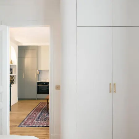 Minimalist Haussmannian 11