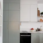 Minimalist Haussmannian 11